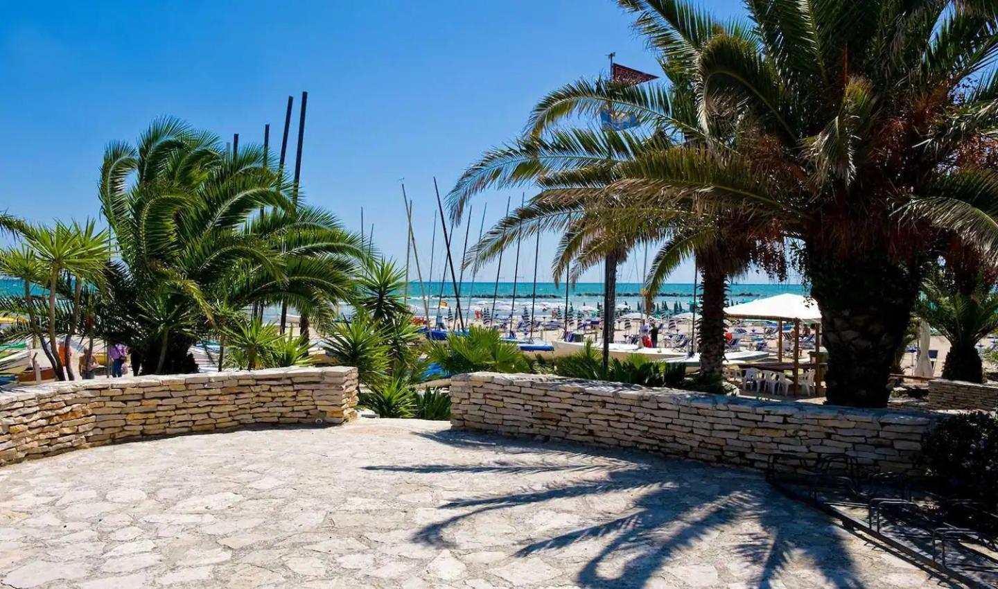 Appartamento Vacanze Riviera Delle Palme Сан Бенедето дел Тронто Екстериор снимка